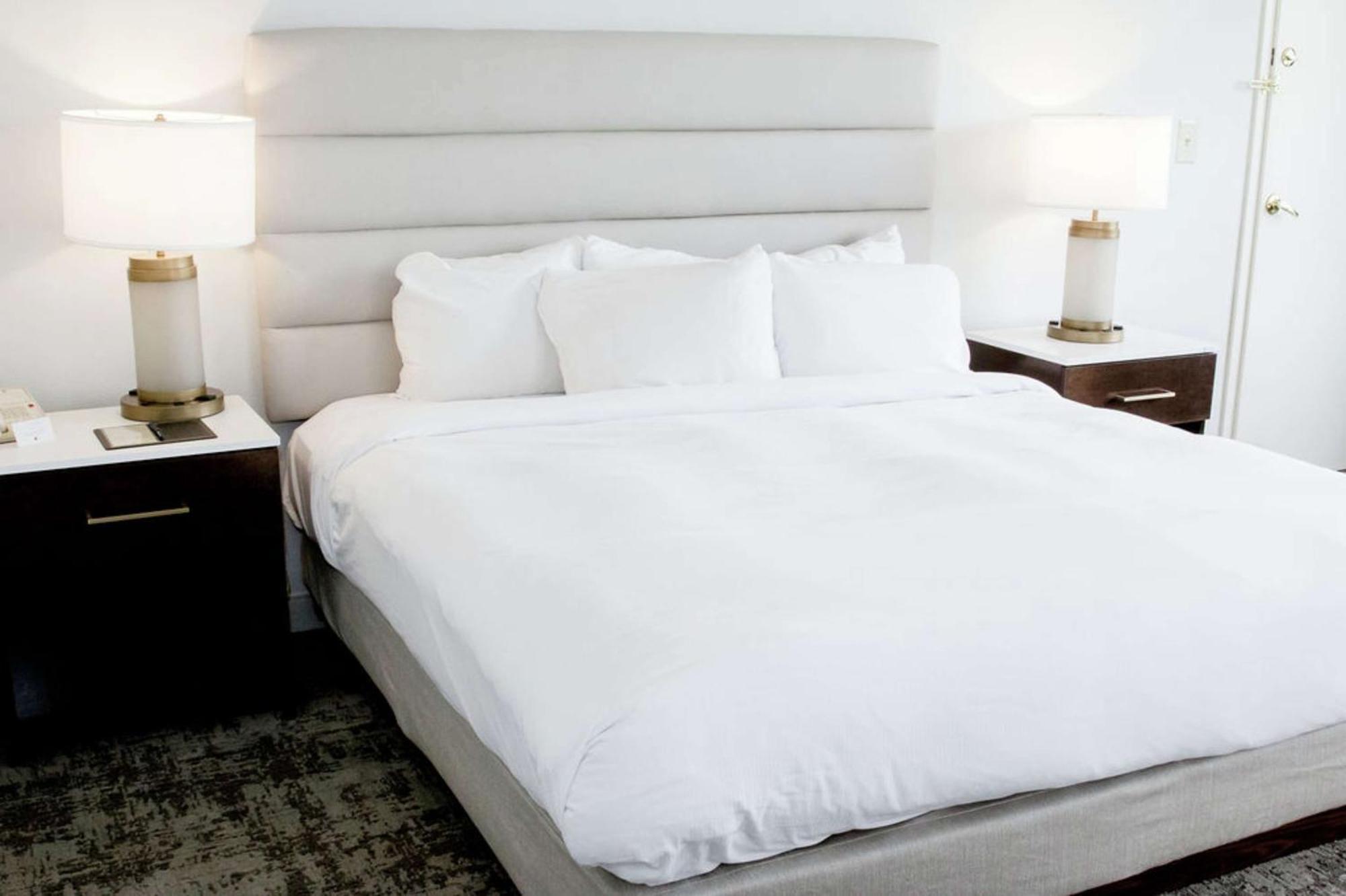 Doubletree By Hilton Charlottesville Dış mekan fotoğraf