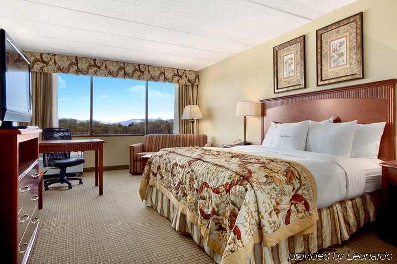 Doubletree By Hilton Charlottesville Oda fotoğraf