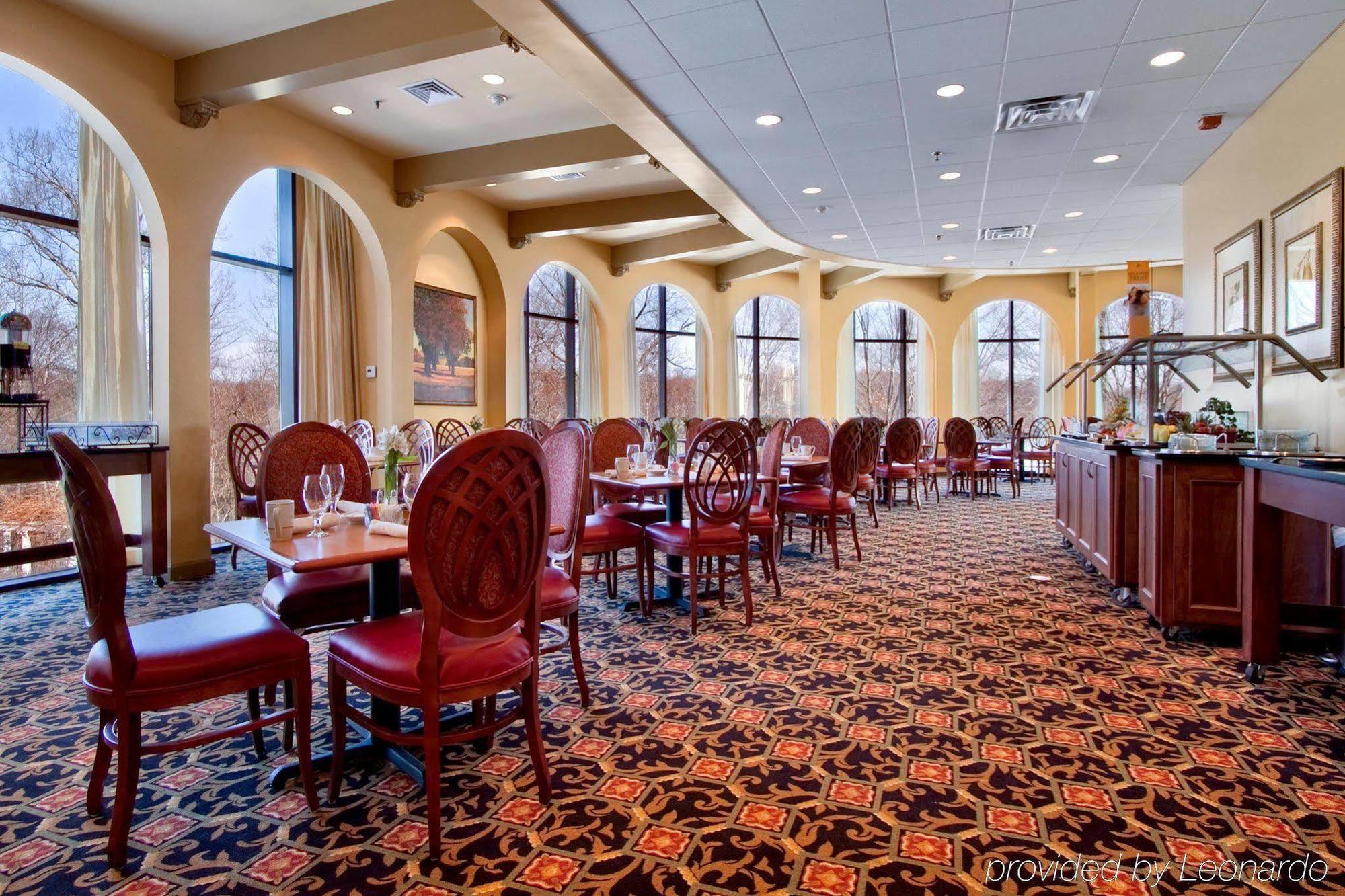 Doubletree By Hilton Charlottesville Restoran fotoğraf