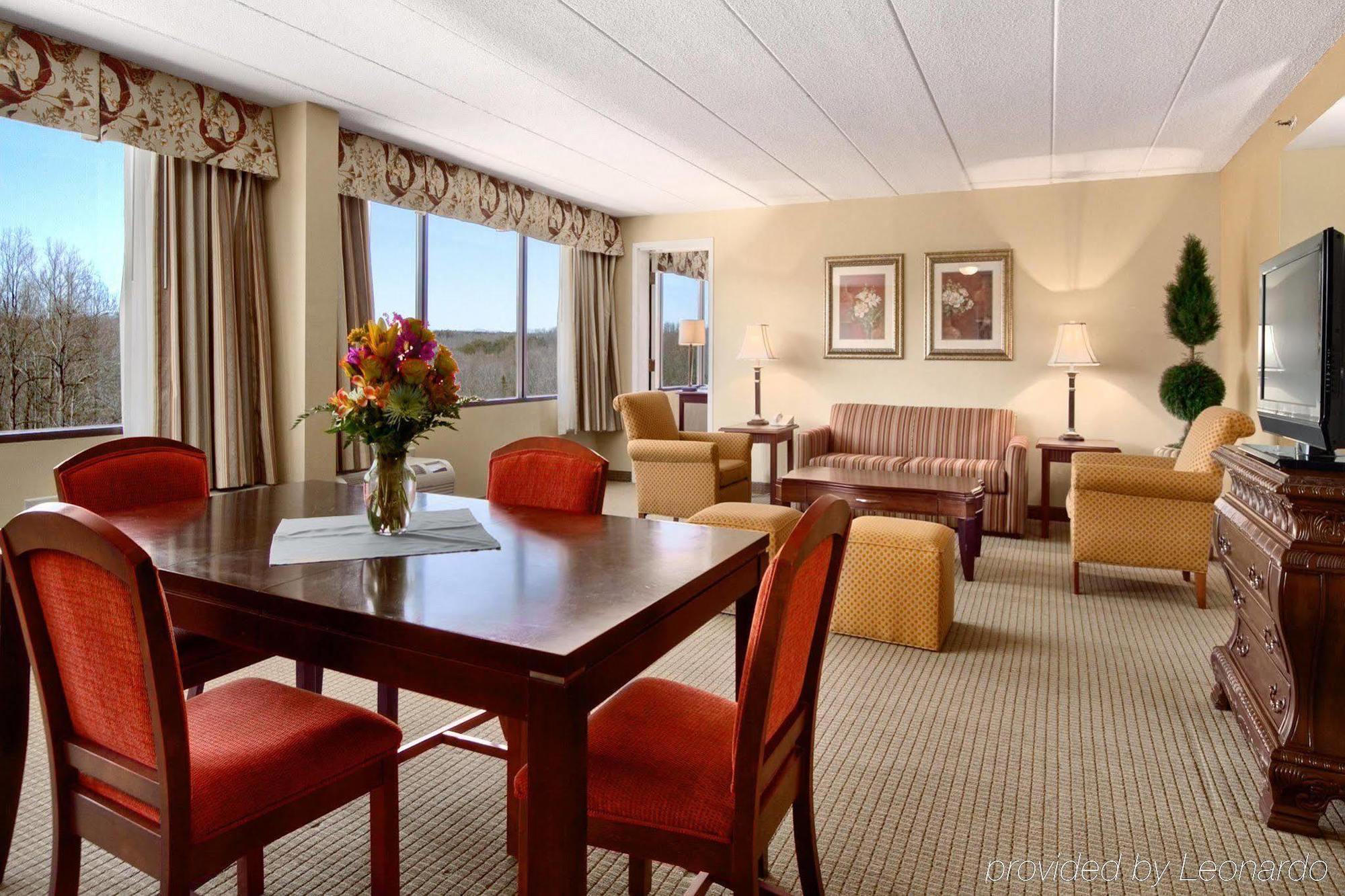Doubletree By Hilton Charlottesville Oda fotoğraf