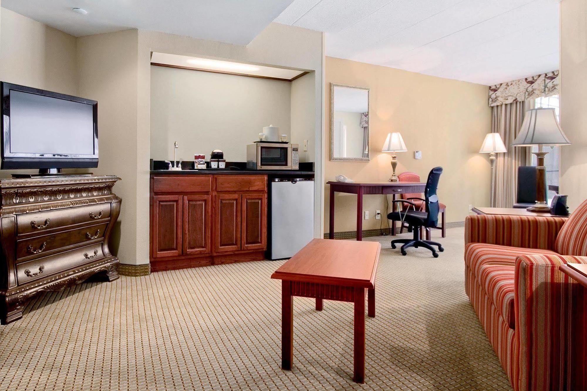 Doubletree By Hilton Charlottesville Oda fotoğraf